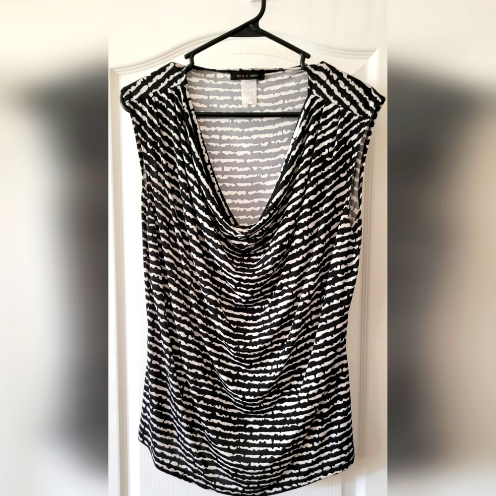 Women's Sleveless Top